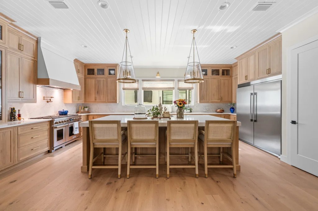 Oakmont — Hunter Douglas Provenance woven wood shades