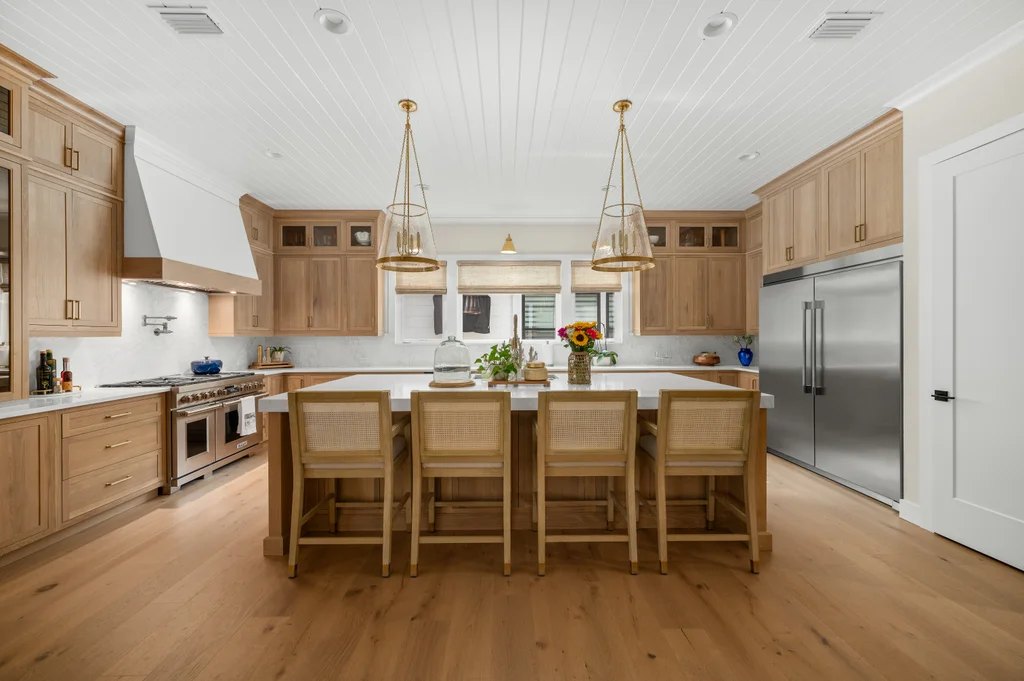 Oakmont — Hunter Douglas Provenance woven wood shades