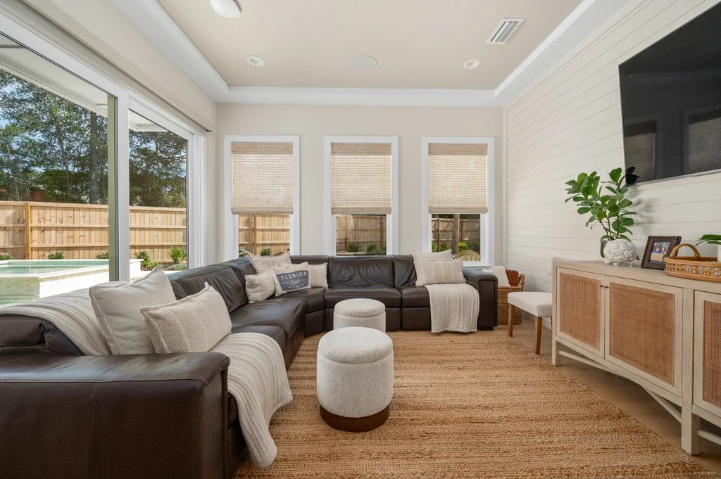 Oakmont — Hunter Douglas Provenance woven wood shades
